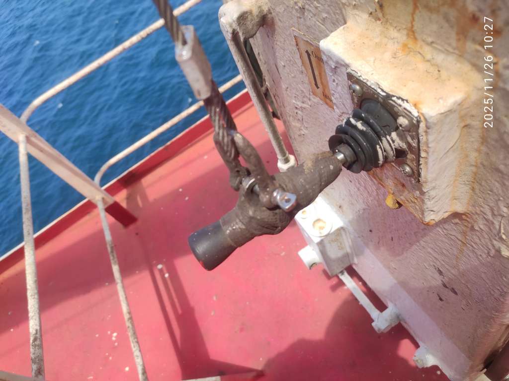 rb davit manual control valve pdf rescue boat davit pdf